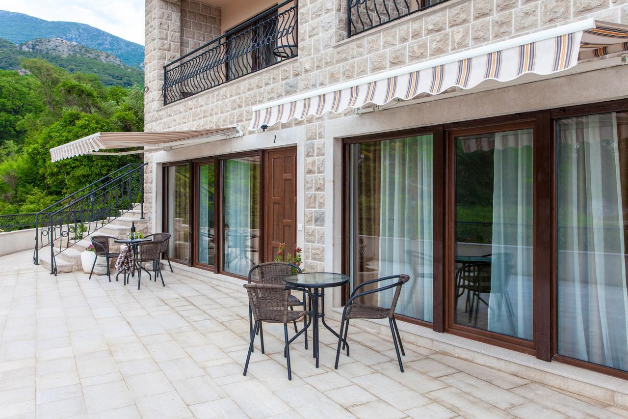 Appartement Rosmarino à Sveti Stefan Extérieur photo