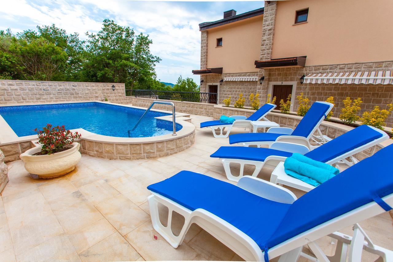 Appartement Rosmarino à Sveti Stefan Extérieur photo