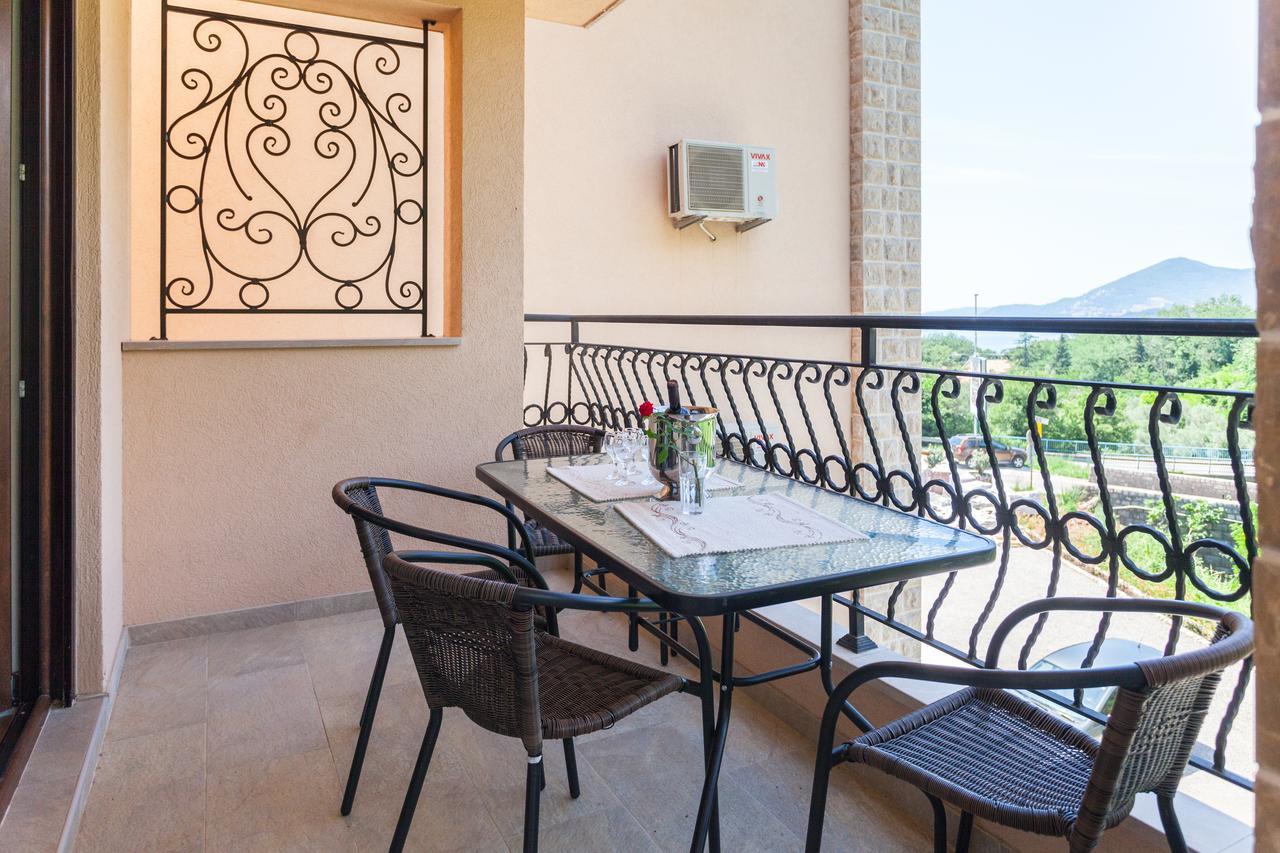 Appartement Rosmarino à Sveti Stefan Extérieur photo